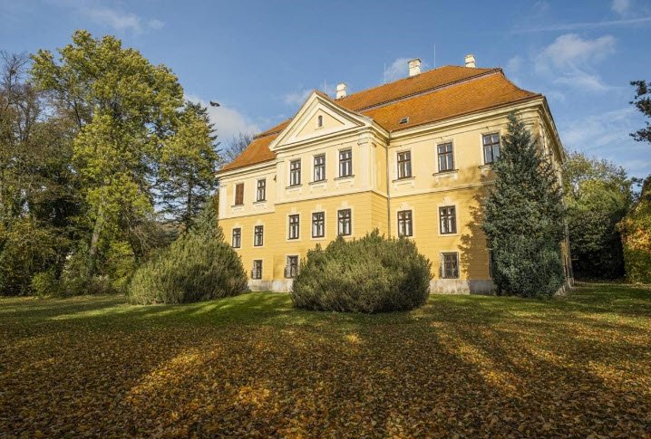 Zámek Hoštice, Hoštice, Czechia, Czech Republic (Czechia)